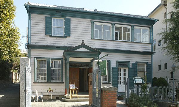 パラスティン邸外観