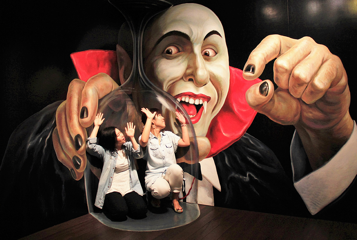 Kitano Ijinkan Enjoy Trick Art at the Foreigner's House, Where You Can Also Have Fun